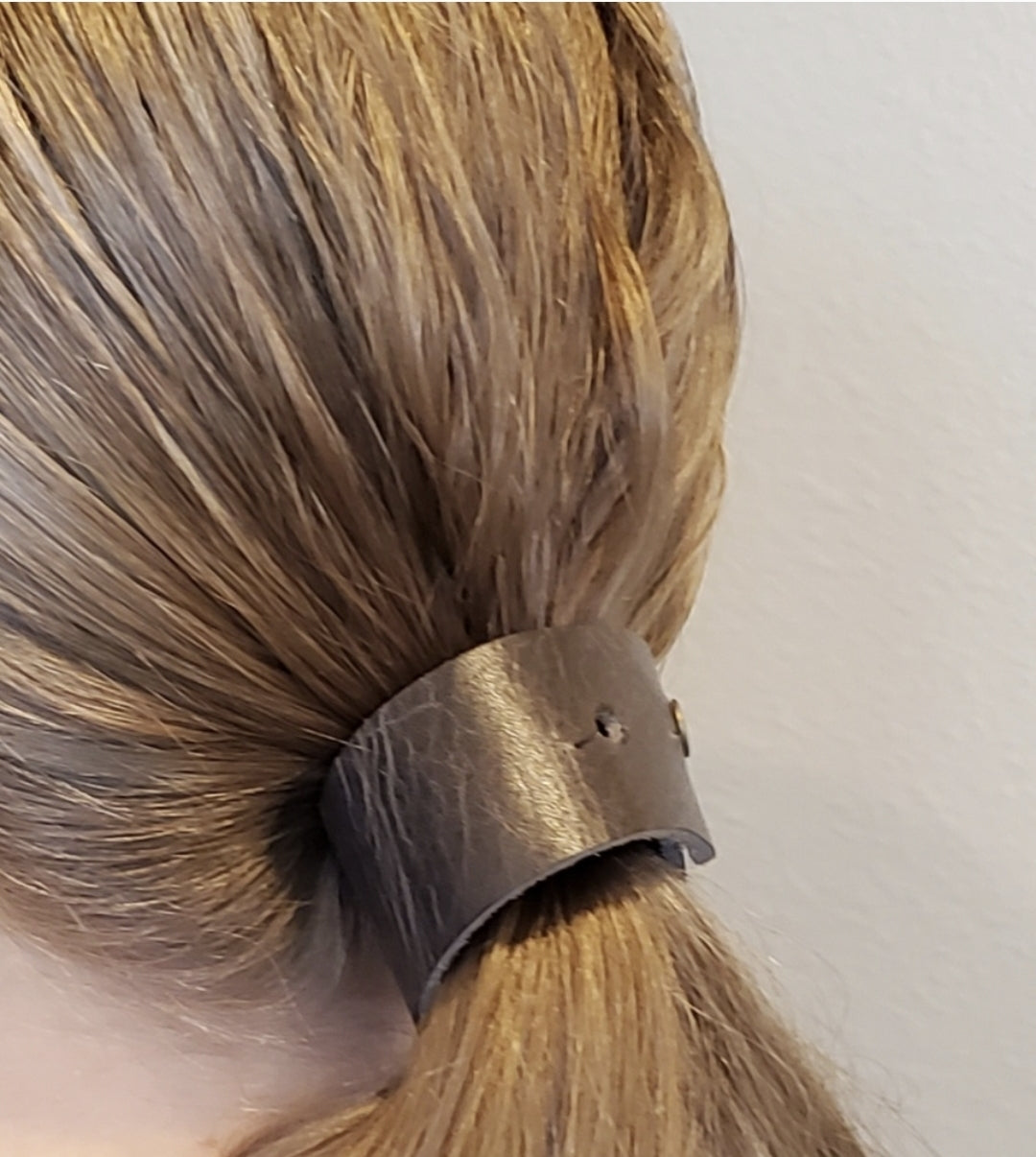 Ponytail leather hair cuff